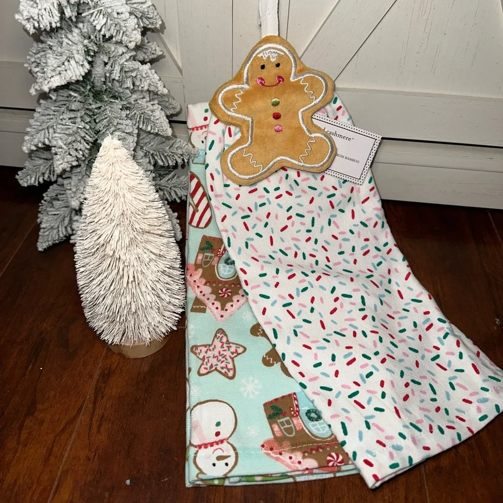 Cupcakes & Cashmere Pastel Mint Gingerbread Hanging Kitchen Towels Set of 2